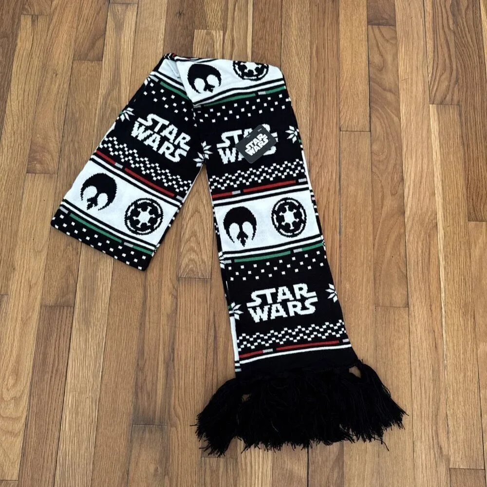 Star Wars Lucasfilm Disney Knit & Fringe Scarf